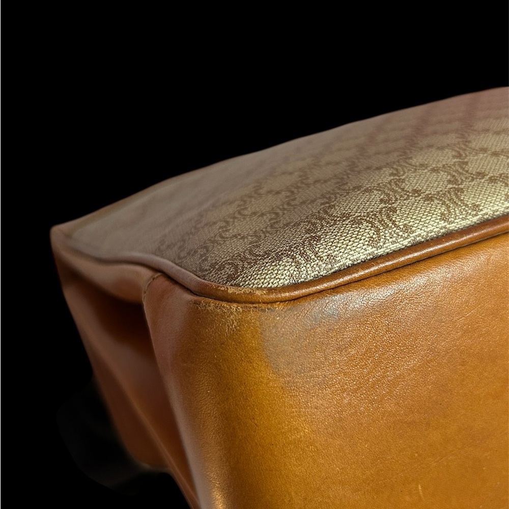 CELINE Kelly Macadam Pattern Elegant Tan and Brown Handbag, Pre-loved. - Picture 6 of 15